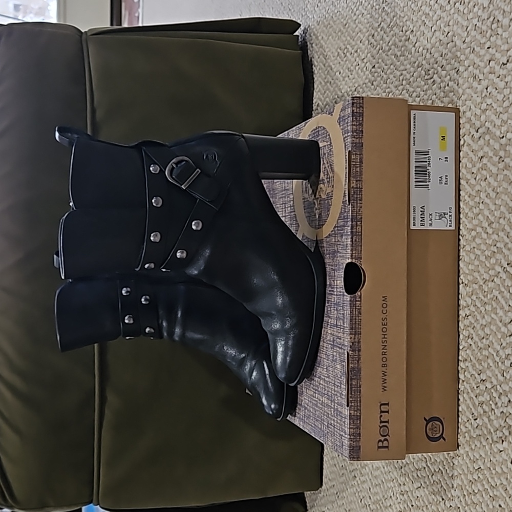 Born Emma Boots Size 7 Black